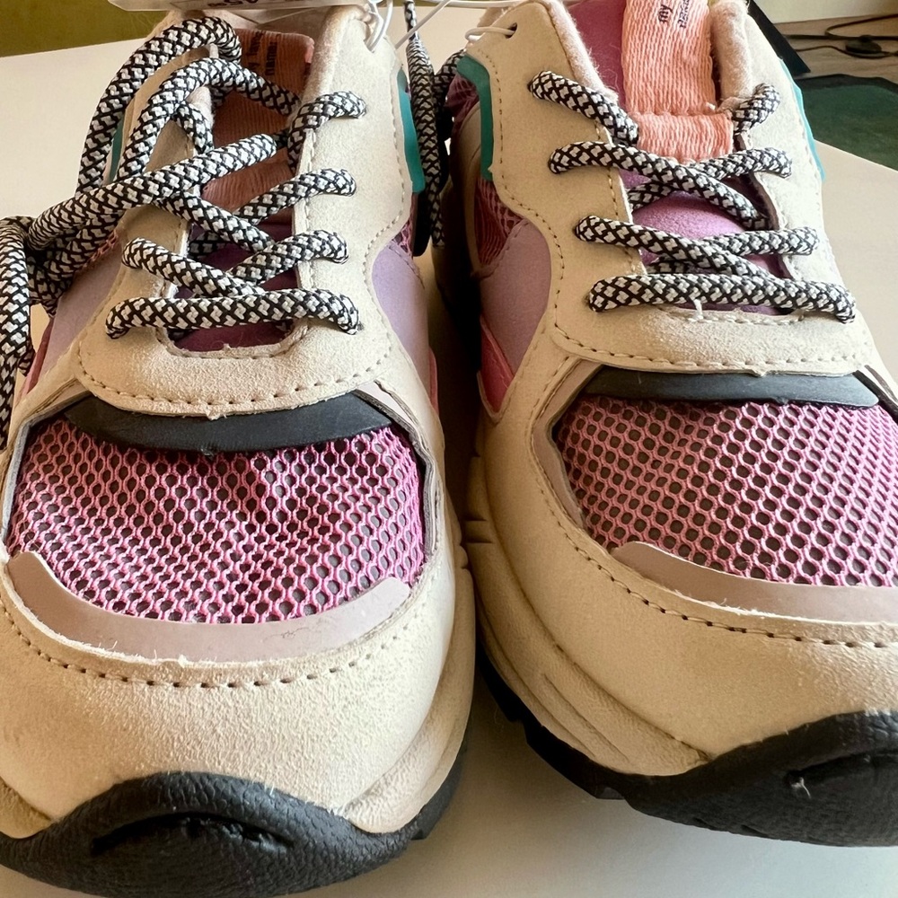 NWT Zara Sneakers